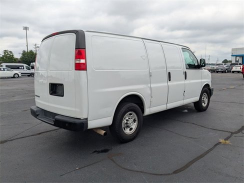 Used 2020 Chevrolet Express 2500 image 3