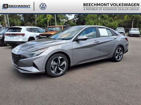 Used 2023 Hyundai Elantra SEL w/ Convenience Package image 3