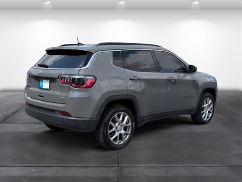 Used 2023 Jeep Compass Latitude w/ Sun and Sound Group image 6