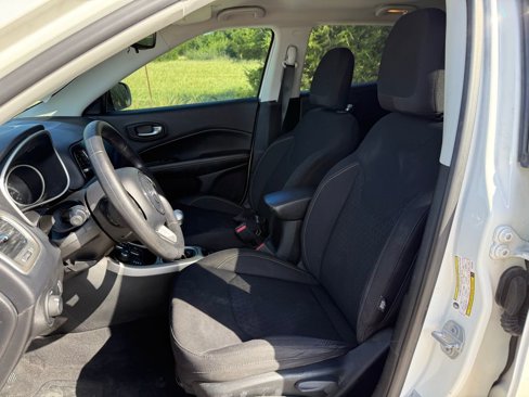 Used 2017 Jeep Compass Sport w/ Tech Group image 16