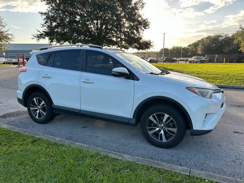 Used 2018 Toyota RAV4 XLE image 7