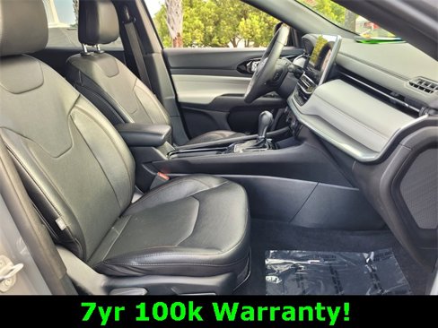 Used 2023 Jeep Compass Limited image 17