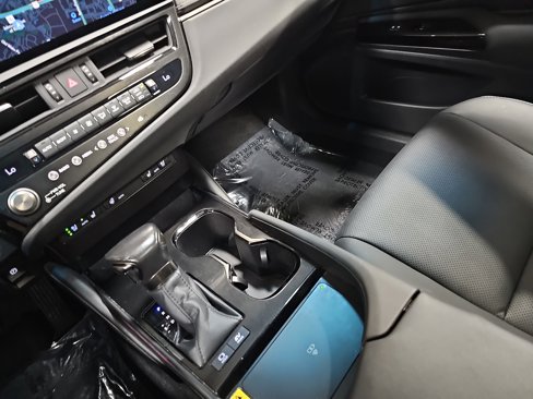 Used 2023 Lexus ES 300h w/ Premium Package image 27