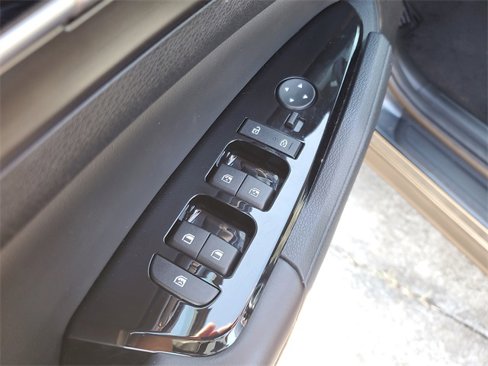 Used 2025 Kia Sportage EX image 17