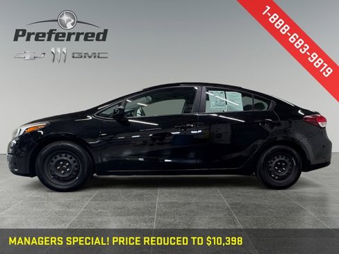 Used 2017 Kia Forte LX image 2