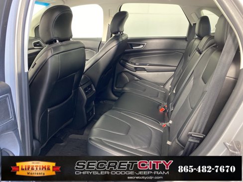 Used 2016 Ford Edge Titanium image 31