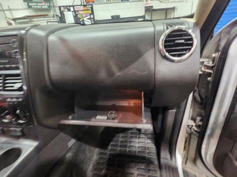 Used 2010 Ford Explorer Sport Trac XLT image 19