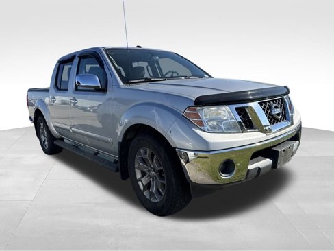 Used 2019 Nissan Frontier SL image 3