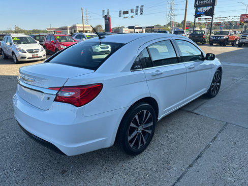 Used 2013 Chrysler 200 Limited w/ Sun/Sound Group image 4