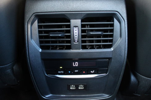 Used 2025 BMW 330i Sedan w/ M Sport Package image 24