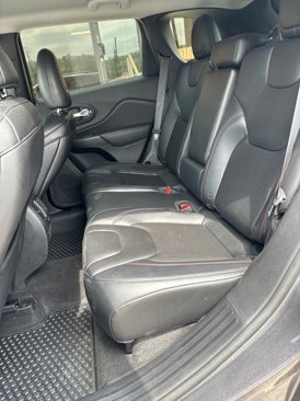 Used 2019 Jeep Cherokee Trailhawk w/ Comfort/Convenience Group image 11