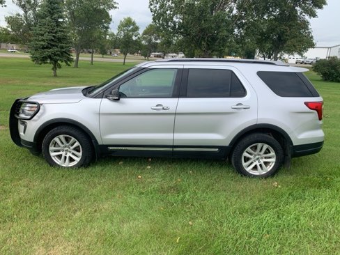 Used 2018 Ford Explorer XLT w/ Equipment Group 201A image 4
