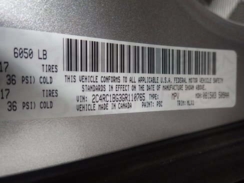 Used 2016 Chrysler Town & Country Touring image 37