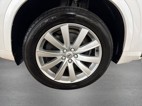 Used 2017 Volvo XC90 T6 Momentum w/ Vision Package image 12