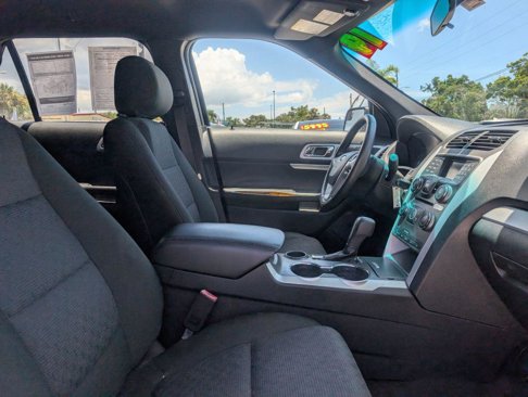 Used 2014 Ford Explorer XLT image 15