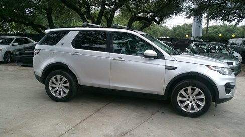 Used 2017 Land Rover Discovery Sport SE image 4