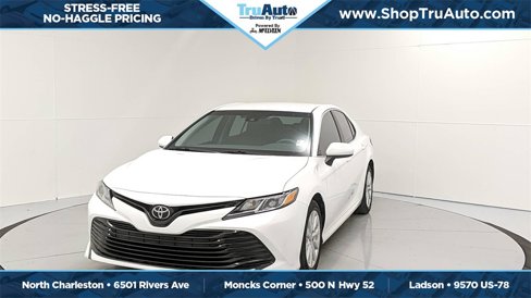 Used 2018 Toyota Camry LE image 23