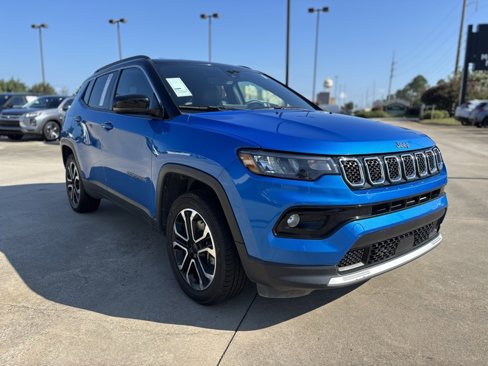 Used 2023 Jeep Compass Limited image 1