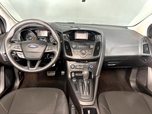 Used 2017 Ford Focus SE image 9