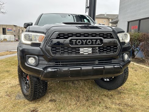 Used 2020 Toyota Tacoma TRD Sport image 4
