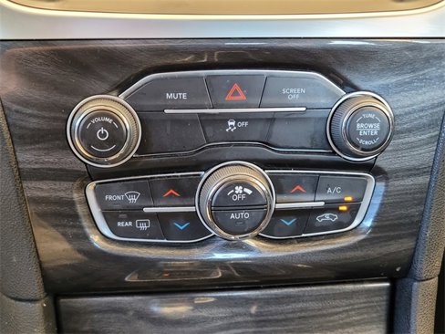 Used 2021 Chrysler 300 Touring w/ Sport Appearance Package image 20