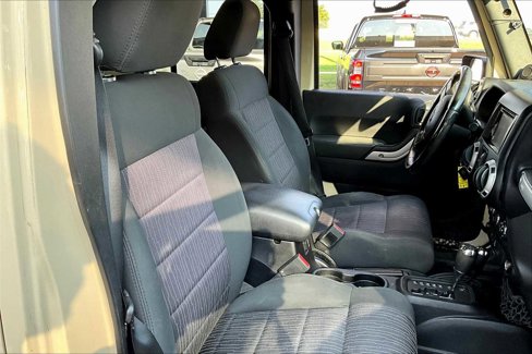 Used 2011 Jeep Wrangler Unlimited Rubicon image 8