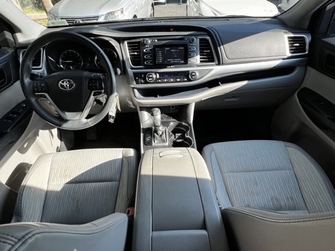 Used 2015 Toyota Highlander LE image 34