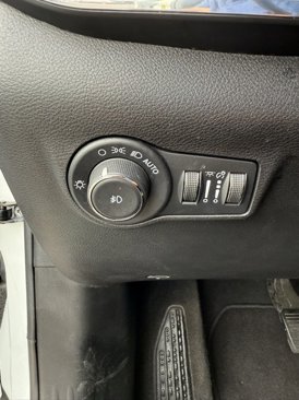 Used 2022 Jeep Compass Limited image 22