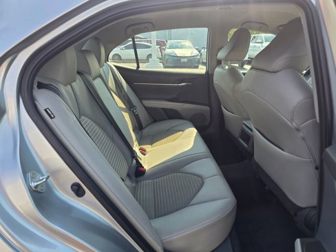 Used 2021 Toyota Camry SE image 39
