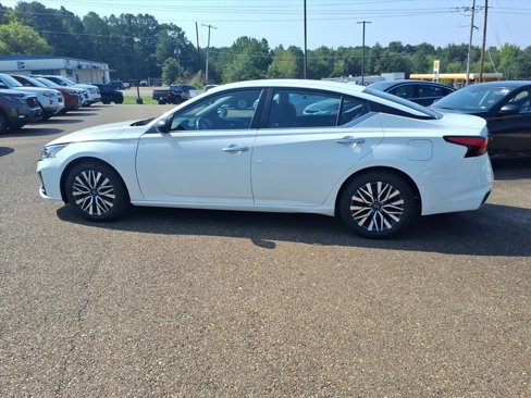 Used 2025 Nissan Altima 2.5 SV image 7