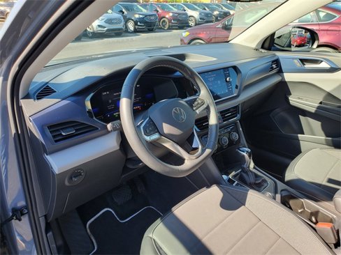 Used 2023 Volkswagen Taos SE image 12