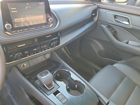 Used 2021 Nissan Rogue SV w/ Premium Package image 37