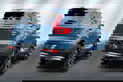 Used 2023 Volvo XC40 B5 Plus w/ Driver Assist Package image 13