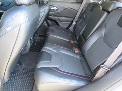 Used 2022 Jeep Cherokee Trailhawk w/ Premium Leather Package image 29