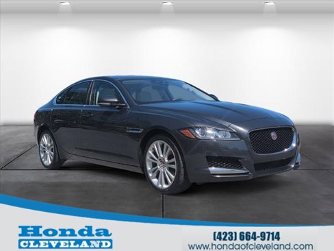 Used 2020 Jaguar XF Prestige image 1