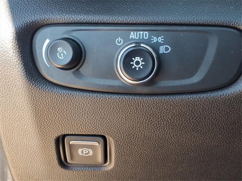 Used 2023 Chevrolet Blazer LT image 18