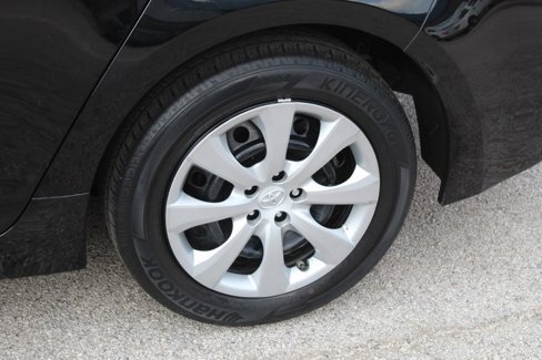 Used 2021 Toyota Corolla LE image 28