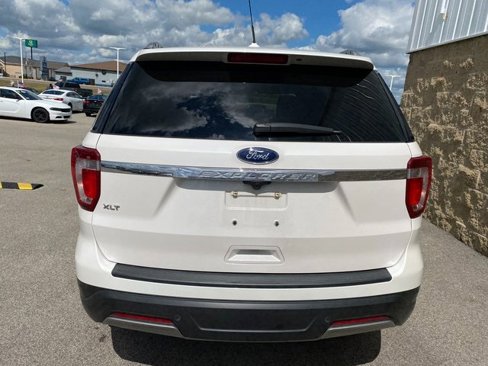 Used 2019 Ford Explorer XLT w/ Equipment Group 202A image 6