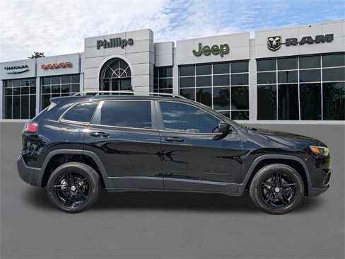 Certified 2019 Jeep Cherokee Latitude w/ Popular Appearance Group image 2