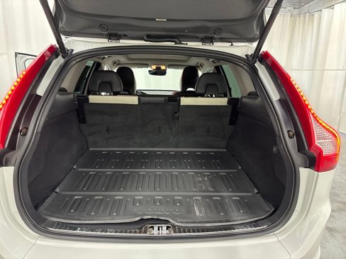 Used 2017 Volvo XC60 T6 Dynamic w/ Climate Package image 23