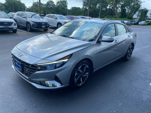 Certified 2023 Hyundai Elantra Limited w/ Preferred Accessory Package image 6