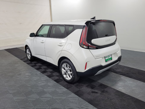 Used 2023 Kia Soul LX w/ LX Technology Package image 3