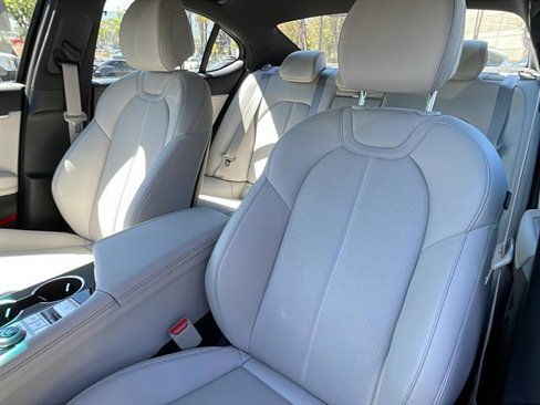 Used 2025 Genesis G70 2.5T image 15
