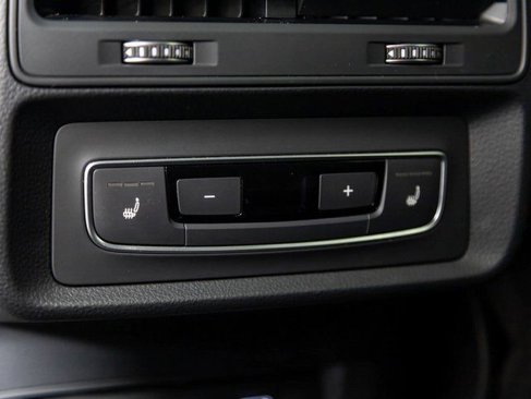 Used 2019 Audi Q8 Premium image 8