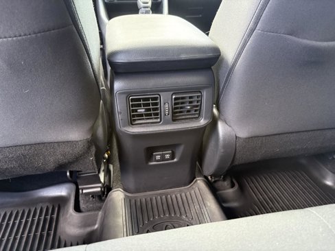 Used 2021 Toyota RAV4 XLE w/ Convenience Package image 25