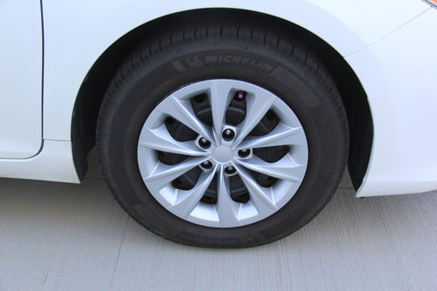 Used 2015 Toyota Camry LE image 27