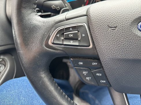 Used 2017 Ford Escape Titanium image 24
