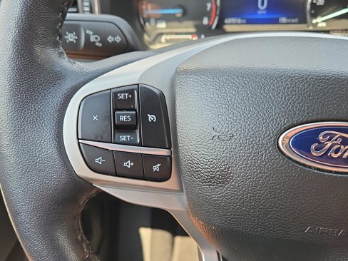 Used 2022 Ford Explorer XLT w/ Equipment Group 202A image 24