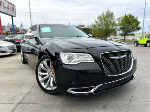 Used 2018 Chrysler 300 Limited image 1