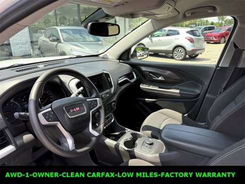 Used 2024 GMC Terrain SLE image 15